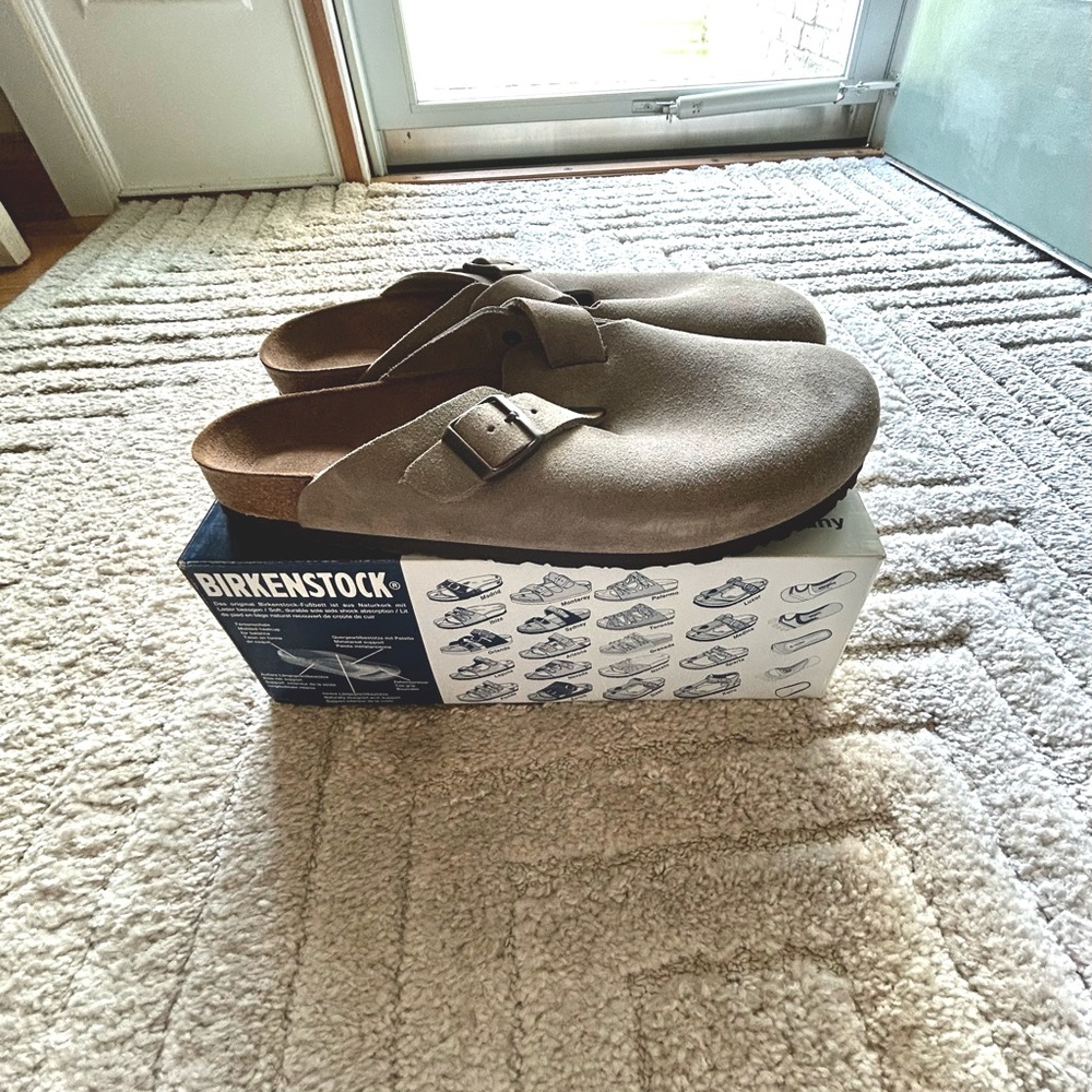 Birkenstock Men's Taupe Suede Boston clogs